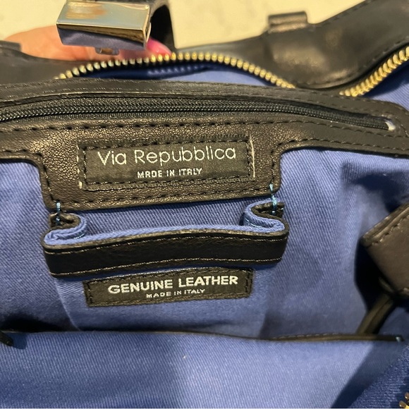 Via Repubblica with tags - Picture 3 of 7